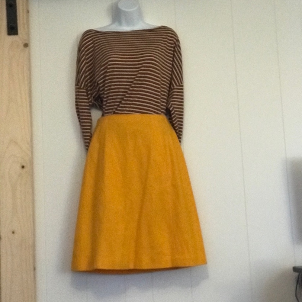 Vintage golden wool skirt